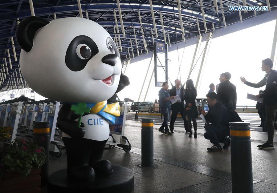Jinbao, the mascot for the first China International Import Expo (CIIE) greets people at Pudong International Airport in Shanghai, east China, Oct. 25, 2018. The CIIE will be held in Shanghai on Nov. 5-10. (Xinhua/Chen Fei)
