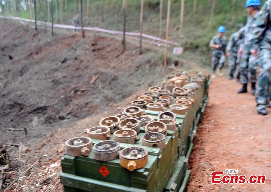 Mines found a mine clearance operation in border city of Pingxiang, South China\'s Guangxi Zhuang Autonomous Region. The PLA soldiers detonated on Thursday, Oct. 25, 2018 the last mine in a minefield in Pingxiang. The operation marked the completion of a years-long landmine-sweeping mission in the Guangxi section of the Sino-Vietnam border, clearing the dangerous historical legacy that has hindered border development. (Photo: China News Service/Jiang Xuelin)