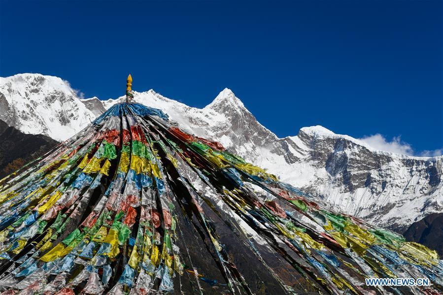Photo taken on Oct. 30, 2018 shows the scenery of Mount Namcha Barwa in Nyingchi, southwest China\'s Tibet Autonomous Region. (Xinhua/Liu Dongjun)