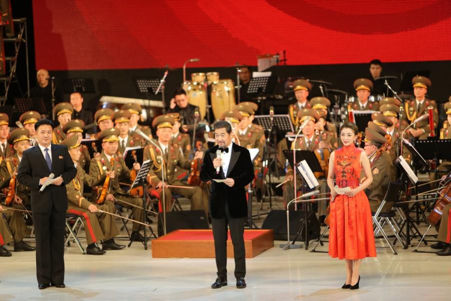 Photo taken on Nov. 3, 2018 shows a scene of a joint performance presented by literary and art workers from China and Democratic People\'s Republic of Korea (DPRK), in Pyongyang, DPRK. (Photo/Xinhua)