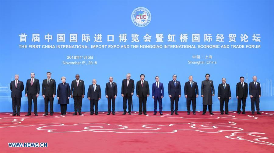 Chinese President Xi Jinping takes group photos with foreign leaders before the opening ceremony of the first China International Import Expo in Shanghai, east China, Nov. 5, 2018.(Xinhua/Ding Haitao)