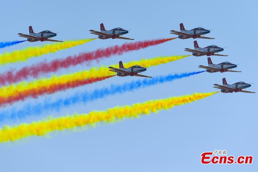 Red Eagle air show team from PLA Air Force Aviation University performs at the 12th China International Aviation and Aerospace Exhibition (Airshow China) opened in the southern port city of Zhuhai, Guangdong Province on November 6, 2018. (Photo: China News Service/ Chen Jimin)