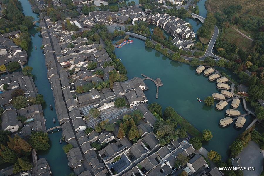 Aerial photo taken on Oct. 31, 2018 shows the scenery of Xizha scenic spot within Wuzhen, east China\'s Zhejiang Province. The fifth World Internet Conference (WIC) is scheduled to run from November 7-9 in the river town of Wuzhen. (Xinhua/Huang Zongzhi)
