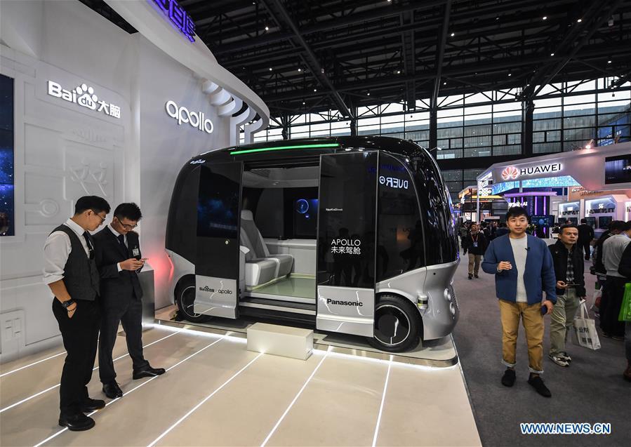 An auto-pilot vehicle is displayed at the Light of Internet Expo of the fifth World Internet Conference in Wuzhen Township of Tongxiang, east China\'s Zhejiang Province, Nov. 6, 2018. Opening here on Tuesday, the exposition focuses on the world\'s most recent internet development trends and cutting-edge technologies, showing the latest internet technologies, achievements, products and applications of more than 430 enterprises and institutions from home and abroad. (Xinhua/Xu Yu)