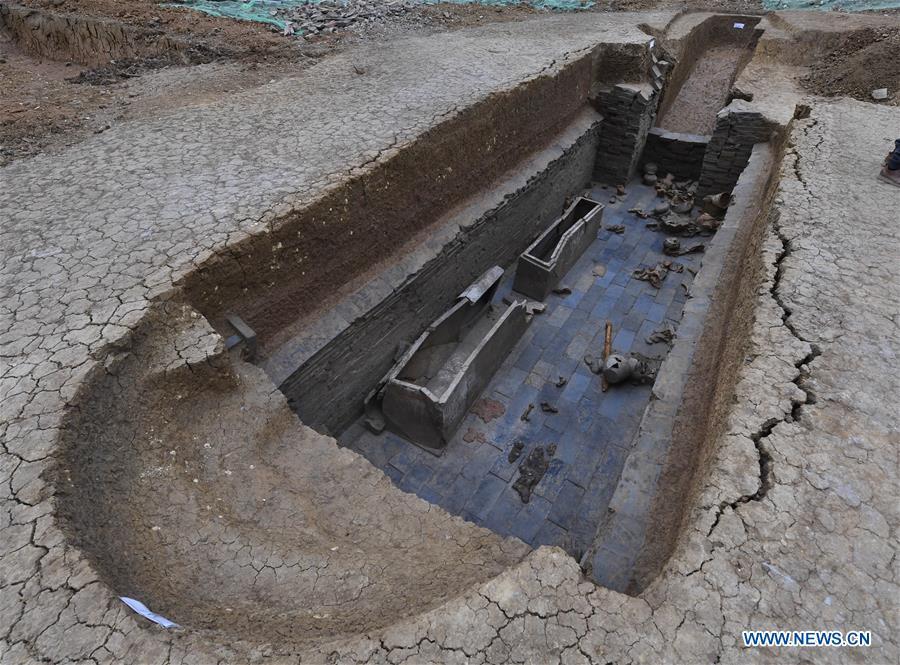 Photo taken on Nov. 15, 2018 shows the panoramic view of a tomb dated from the Eastern Han Dynasty (25-220) discovered in Chenghua District of Chengdu, capital of southwest China\'s Sichuan Province. Altogether four tombs from the Eastern Han Dynasty (25-220) were discovered here in October this year, according to the Chengdu cultural relics and archeology research institute. (Xinhua/Liu Kun)