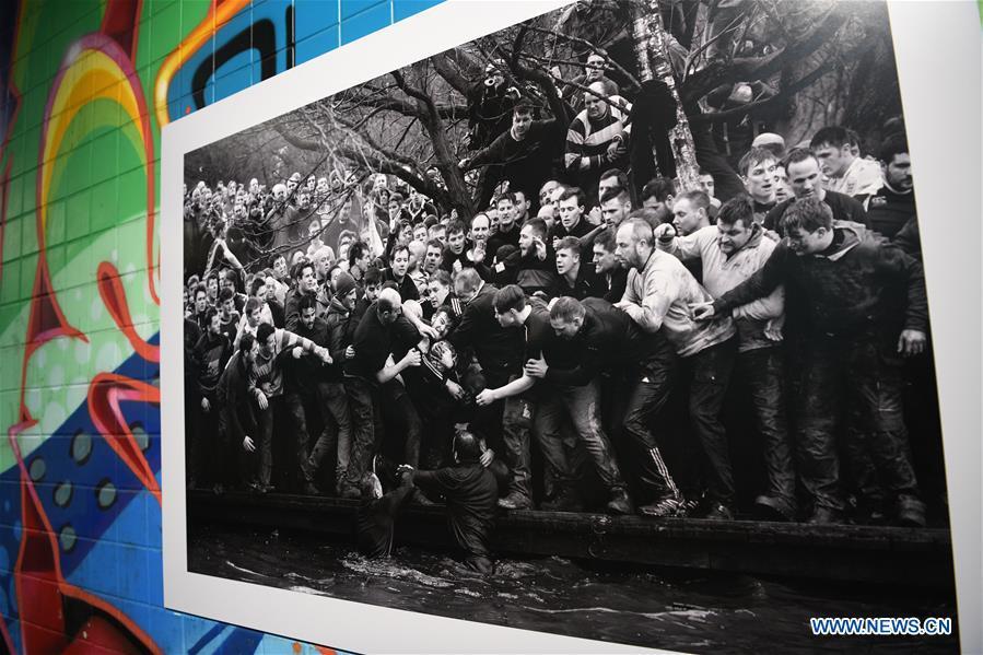 Photo taken on Nov. 19, 2018 shows a photograph exhibited at the World Press Photo Exhibition 2018 at Dupont Underground in Washington D.C., the United States. The exhibition, which is held from Oct. 27 to Nov. 25, showcases the winning photographs from the 61st annual World Press Photo contest, which received over 70,000 photographs taken by 4,548 photographers. (Xinhua/Liu Jie)