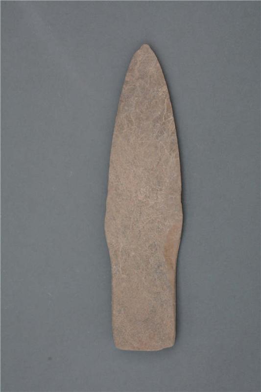 A stone ware piece unearthed at the Lushanmao historic relics site. (Photo provided to chinadaily.com.cn)