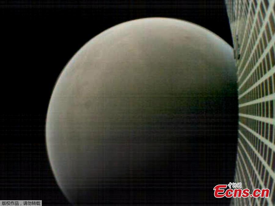 MarCO-B, one of the experimental Mars Cube One (MarCO) CubeSats, took this image of Mars from about 6,000 kilometers away during its flyby of the Red Planet on November 26, 2018. (Photo/Agencies)