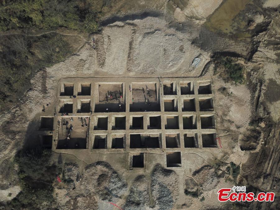 The aerial photo shows an archaeological site along a trans-provincial water diversion project in in Lujiang county, East China’s Anhui province. A total of 44 cultural sites are found and put under protection at Anhui section of the water diversion project. (Photo: China News Service/Li Feng)