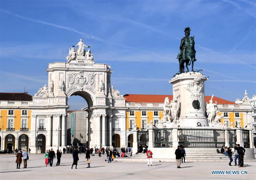 Photo taken on Nov. 28, 2018 shows the landscape of the Praca do Comércio (commercial plaza) in Lisbon, Portugal. (Xinhua/Zhang Liyun)