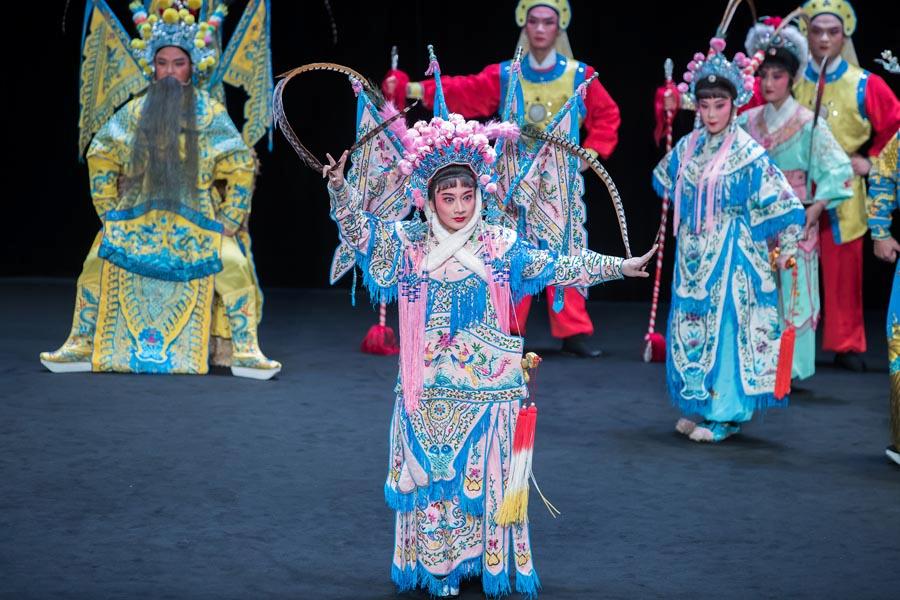 Chinese opera artists perform Qiongju Opera at Theater 71 in the Paris suburb of Malakoff, Nov. 26, 2018. (Photo/Chinaculture.org)
French audiences were offered a feast of traditional Chinese operas as the 8th Traditional Chinese Opera Festival in Paris was held in the French capital from Nov. 26 to Dec. 2.

The six-day festival featured more than 200 performers from six provinces and cities in China. They put on stage five classical Chinese opera types, including Qiongju Opera from South China\'s Hainan Province, Shaoju Opera from Shaoxing in East China\'s Zhejiang Province and Peking Opera performed by artists from Northeast China\'s Dalian in Liaoning Province. Famous operas performed included Peking Opera classic, Farewell to My Concubine, and The Orphan of Zhao. 

\