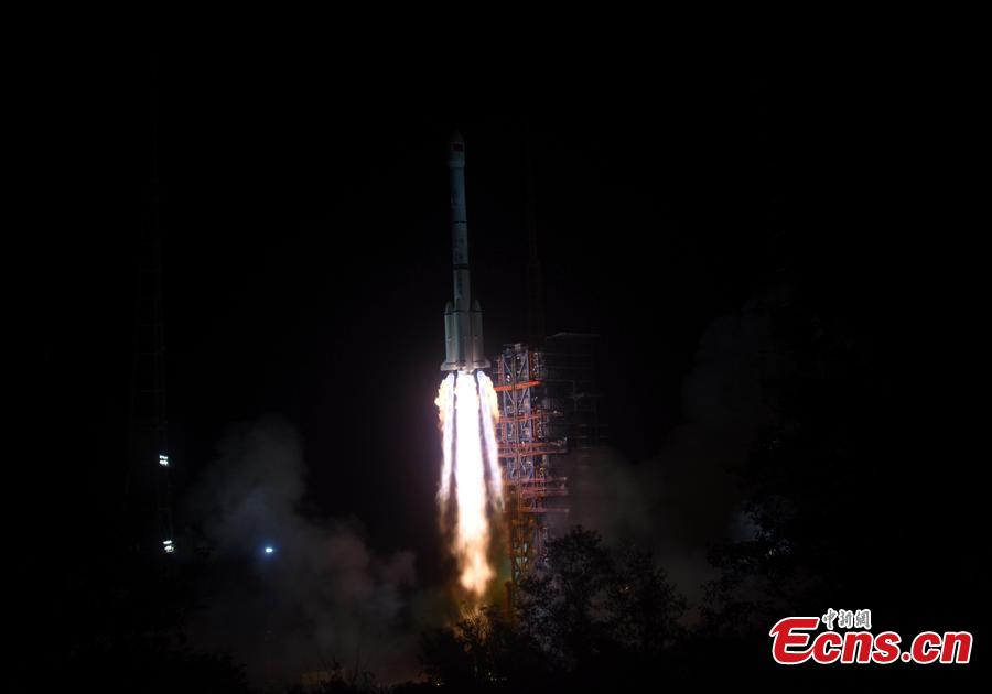 A Long March-3B rocket carrying the Chang\'e-4 lunar probe blasts off from Xichang at 2:23 a.m. in the Xichang Satellite Launch Center in southwest China\'s Sichuan Province, Dec. 8, 2018. It opened a new chapter in China\'s lunar exploration. The probe is expected to make the first-ever soft landing on the far side of the moon. (Photo: China News Service/Sun Zifa)