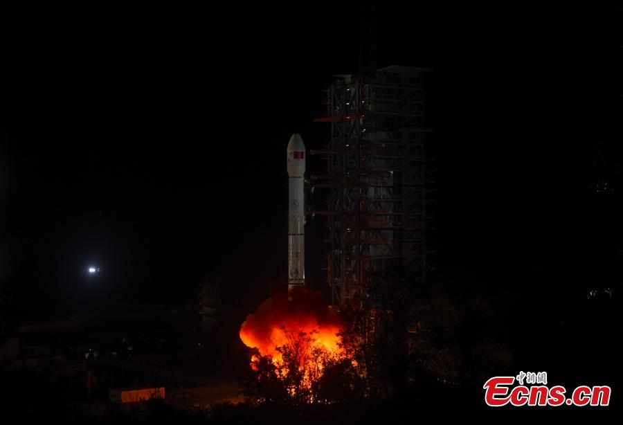 A Long March-3B rocket carrying the Chang\'e-4 lunar probe blasts off from Xichang at 2:23 a.m. in the Xichang Satellite Launch Center in southwest China\'s Sichuan Province, Dec. 8, 2018. It opened a new chapter in China\'s lunar exploration. The probe is expected to make the first-ever soft landing on the far side of the moon. (Photo: China News Service/Sun Zifa)