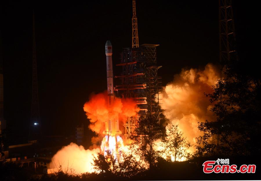 A Long March-3B rocket carrying the Chang\'e-4 lunar probe blasts off from Xichang at 2:23 a.m. in the Xichang Satellite Launch Center in southwest China\'s Sichuan Province, Dec. 8, 2018. It opened a new chapter in China\'s lunar exploration. The probe is expected to make the first-ever soft landing on the far side of the moon. (Photo: China News Service/Sun Zifa)