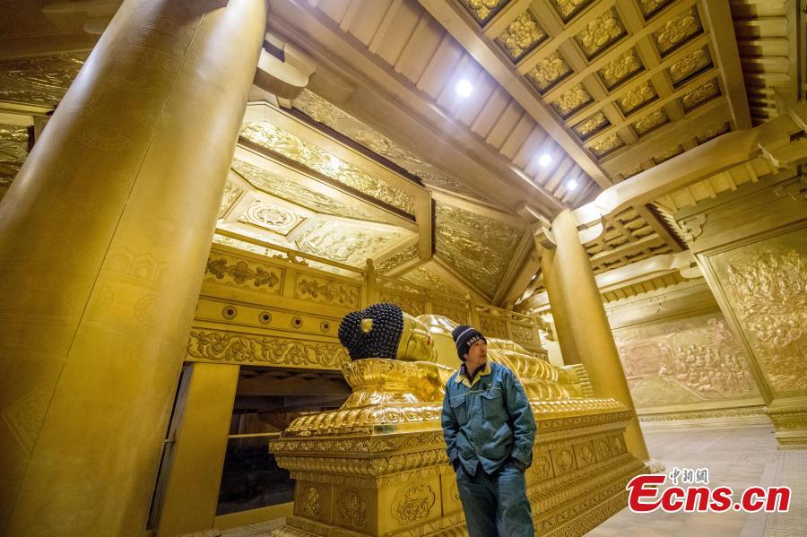 This photo shows the Buddha lying at the palace in Taiyuan Longquan Temple, Shanxi Province, on December 7, 2018. The project of restoring several historic buildings at Taiyuan Longquan Temple to preserve original Tang Dynasy (AD 618-907) architecture is ongoing. (Photo: China News Service/ Wei Liang)