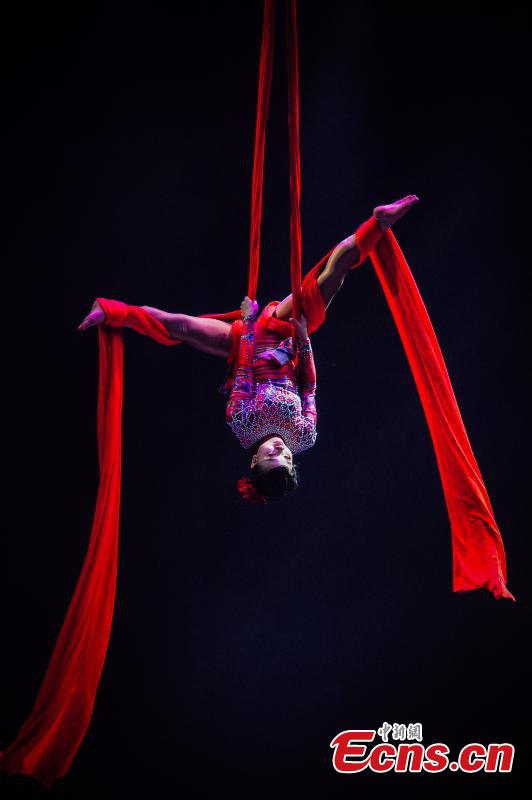 Photo taken on Dec. 10, 2018 shows the first China Dancing in Midair Championship in Tianjin. The two-day competition attracted 57 contestants in seven events where they performed with different items suspended in midair, such as belts, hammock, rings and net. (Photo: China News Service/Tong Yu)