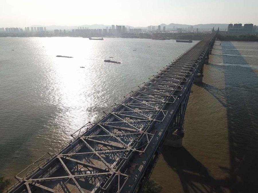 The Nanjing Yangtze River Bridge is reopening by the end of the year after 27 months of renovation.