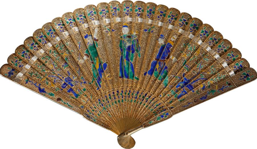 The fans combine Cantonese craftsmanship and Western esthetic tastes.  (Photo provided to chinadaily.com.cn)