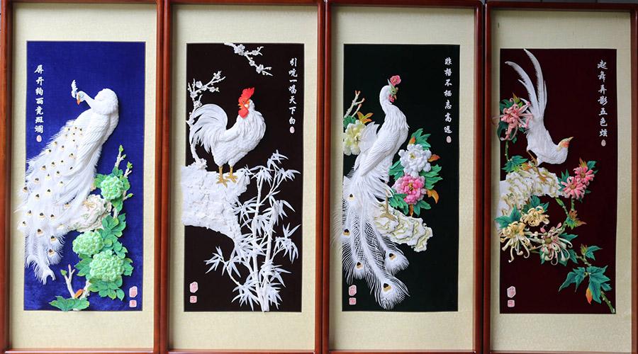 Zunyi grass-stack painting. (Photo provided to chinadaily.com.cn)

Inspired by Suzhou-styled colored painting, Zunyi grass-stack painting began to be created in the early 1960s.

Zuo Jing, an artist of Zunyi City Arts and Crafts Factory, is a master of the painting, who broke through the traditional pattern among Suzhou and surrounding areas, and created the typical Zunyi grass-stack painting.

This type of painting has been regarded as a folk art treasure and exhibited as essence of traditional Chinese culture in several foreign capitals, including Paris, London and Tokyo.