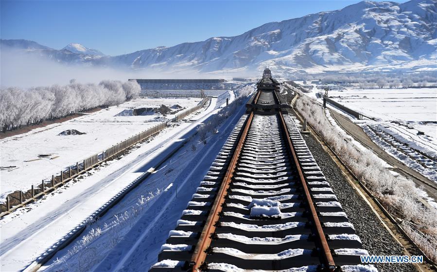 Photo taken on Dec. 23, 2018 shows a construction site on the Lhasa-Nyingchi section of the Sichuan-Tibet Railway in southwest China\'s Tibet Autonomous Region. The Sichuan-Tibet Railway will be the second railway into southwest China\'s Tibet Autonomous Region after the Qinghai-Tibet Railway. The line will go through the southeast of the Qinghai-Tibet Plateau, one of the world\'s most geologically active areas. (Xinhua/Chogo)