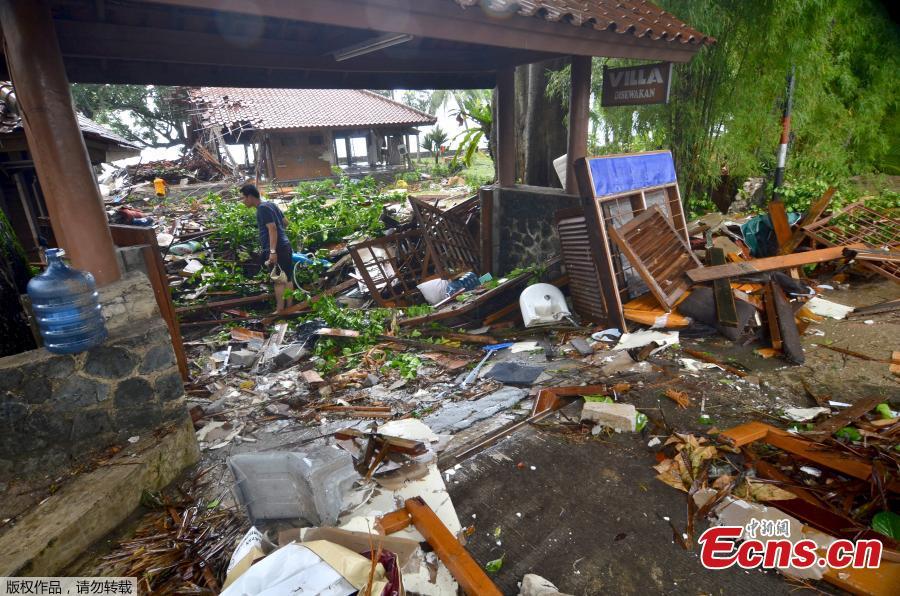 A tsunami killed at least 222 people and injured hundreds on the Indonesian islands of Java and Sumatra following an underwater landslide believed to have been caused by the erupting Anak Krakatau volcano, officials said on Sunday, Dec, 23, 2018. Hundreds of homes and other buildings were heavily damaged when the tsunami struck, almost without warning, along the rim of the Sunda Strait late on Saturday. (Photo/Agencies)