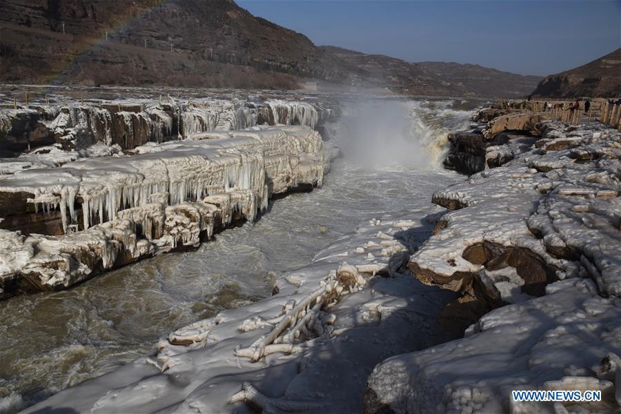Icicles are seen at the Hukou Waterfall of the Yellow River in Jixian County, north China\'s Shanxi Province, Dec. 23, 2018. (Xinhua/Lyu Guiming)