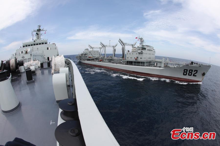 A 10,000-ton class warship of the 6th fleet of Chinese Navy in July 2010. (Photo: China News Service/Zhong Kuiru)