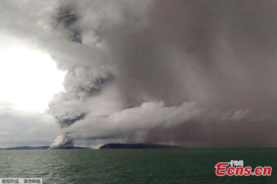 An aerial view of Anak Krakatau volcano during an eruption at Sunda strait in South Lampung, Indonesia. Indonesia on Thursday raised the alert level for the erupting Anak Krakatau volcano to the second-highest, and ordered all flights to steer clear, days after it triggered a tsunami that killed at least 430 people. (Photo/Agencies)