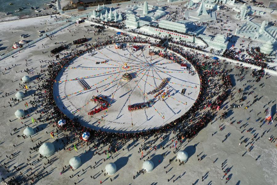 The annual Chagan Lake Fishing and Hunting Cultural Tourism Festival kicks off in Songyuan, Jilin Province, on Dec. 28, 2018. (Photo/chinadaily.com.cn)