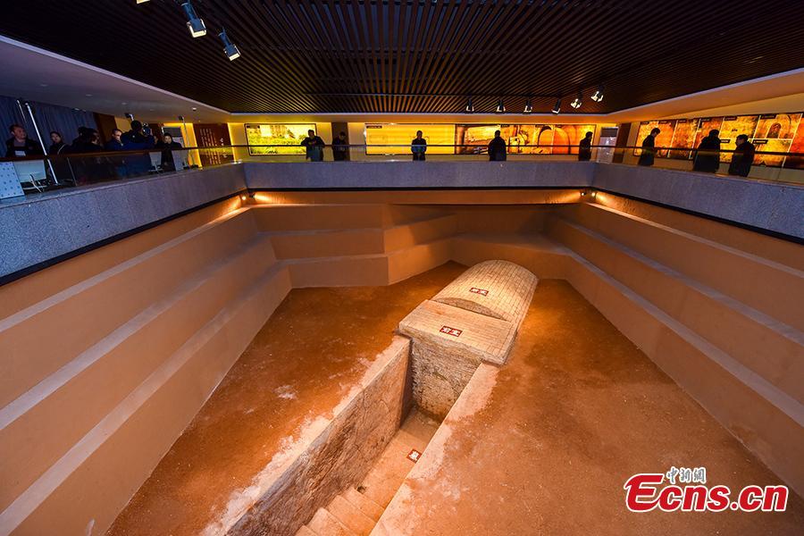 A museum of relics excavated from the Liujialing tomb in Guiyang County, Hunan Province opens to the public on Dec. 28, 2018. The tomb\'s tunnel and chamber were decorated with well-preserved, exquisite murals that reflected the life and burial customs long time ago. Findings in the tomb are of high historical and art values as they showed the migration of nobles from north to south after the Tang Dynasty (618-907). (Photo: China News Service/Ouyang Changhai)