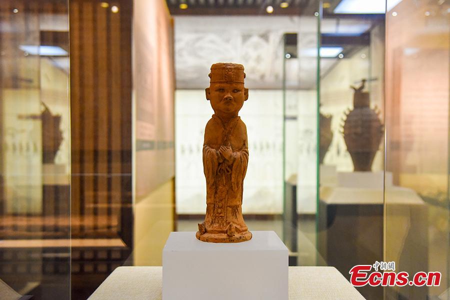 A museum of relics excavated from the Liujialing tomb in Guiyang County, Hunan Province opens to the public on Dec. 28, 2018. The tomb\'s tunnel and chamber were decorated with well-preserved, exquisite murals that reflected the life and burial customs long time ago. Findings in the tomb are of high historical and art values as they showed the migration of nobles from north to south after the Tang Dynasty (618-907). (Photo: China News Service/Ouyang Changhai)