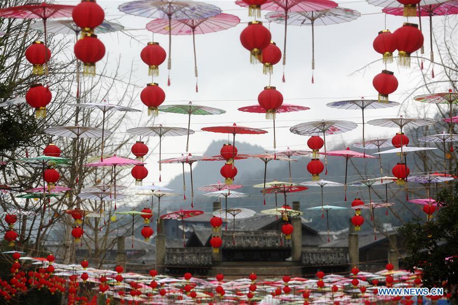 Photo taken on Jan. 6, 2019 shows the festival decorations to greet the upcoming Lunar New Year in Zhuoshui ancient town in Qianjiang District, southwest China\'s Chongqing. (Xinhua/Yang Min)