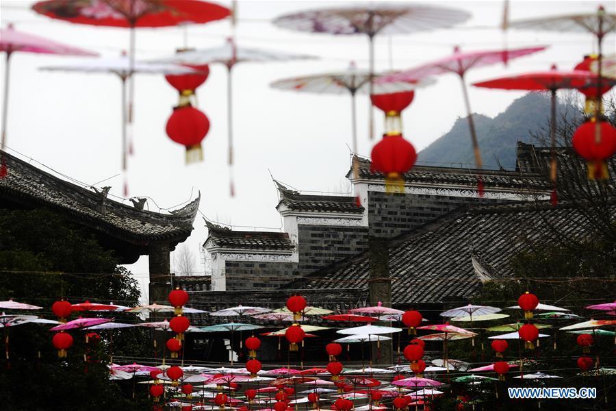 Photo taken on Jan. 6, 2019 shows the festival decorations to greet the upcoming Lunar New Year in Zhuoshui ancient town in Qianjiang District, southwest China\'s Chongqing. (Xinhua/Yang Min)