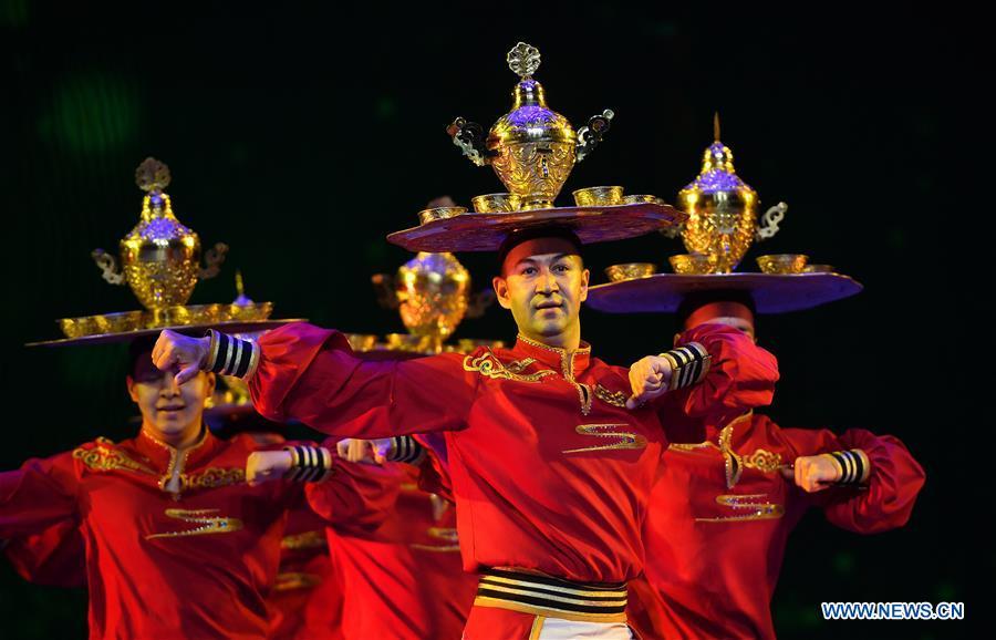 Dancers perform during the awarding ceremony of the Lotus Awards, China\'s top award for dancing art, in Haikou, capital of south China\'s Hainan Province, Jan. 6, 2019. (Xinhua/Guo Cheng)