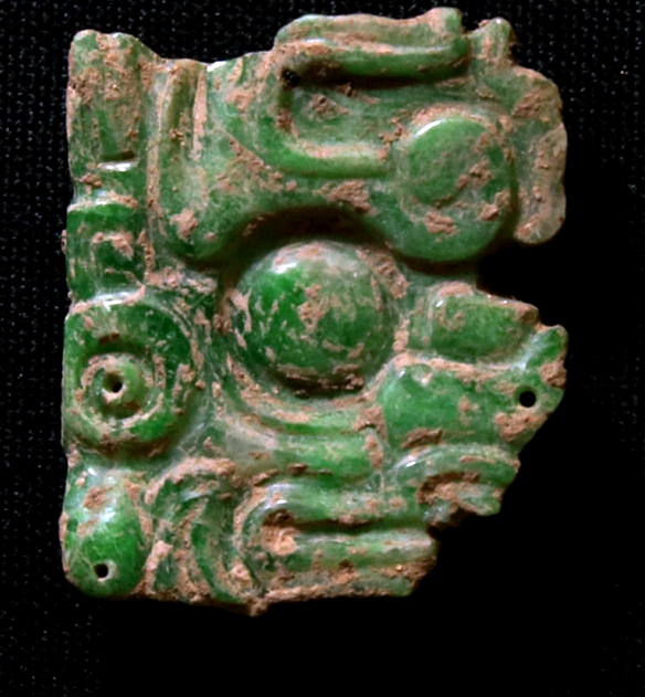 Jade objects unearthed at the Copan site in Honduras. (Photo/CHINA DAILY)
Silk Road landmarks

The connection between the ancient Chinese and Mayan civilizations may still be a little unclear, but China\'s recent archaeological programs in Central Asia have shed new light on different civilizations along the Silk Road, the ancient network of trade routes connecting east and west.

Mingtepa, a 2,000-year-old site in Uzbekistan, stands as an example of the prosperity to be found along the route, which in the Han Dynasty (206 BC-AD 220) stretched west from Chang\'an, the present-day site of Xi\'an, capital of Shaanxi province.

Since 2012, archaeologists from China and Uzbekistan have confirmed that the Mingtepa site in the Fergana Valley covered 3 square kilometers.

Liu Tao, an associate researcher at the Chinese Academy of Social Sciences\' Institute of Archaeology, said the Mingtepa site has a large complex of high earthen platform foundations, city walls, gates, streets, remains of handicraft workshops and tombs.

\