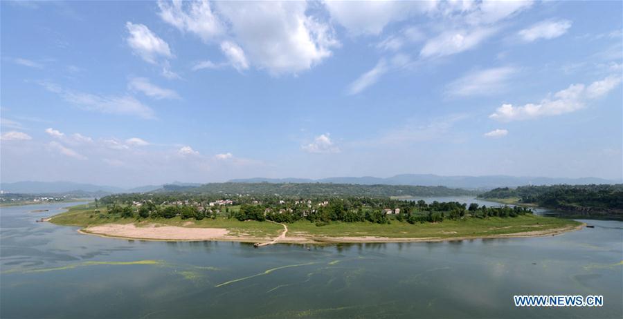Undated file photo shows the overall view of an ancient dam in Quxian County, southwest China\'s Sichuan Province. Six archaeological findings including the Quxian ancient dam were named as China\'s new discoveries in 2018 by the Chinese Academy of Social Sciences in Beijing, capital of China, Jan. 10, 2019. (Xinhua)