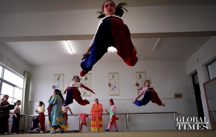 Students undergo basic skills training during the course. (Photos: Yang Hui/GT)