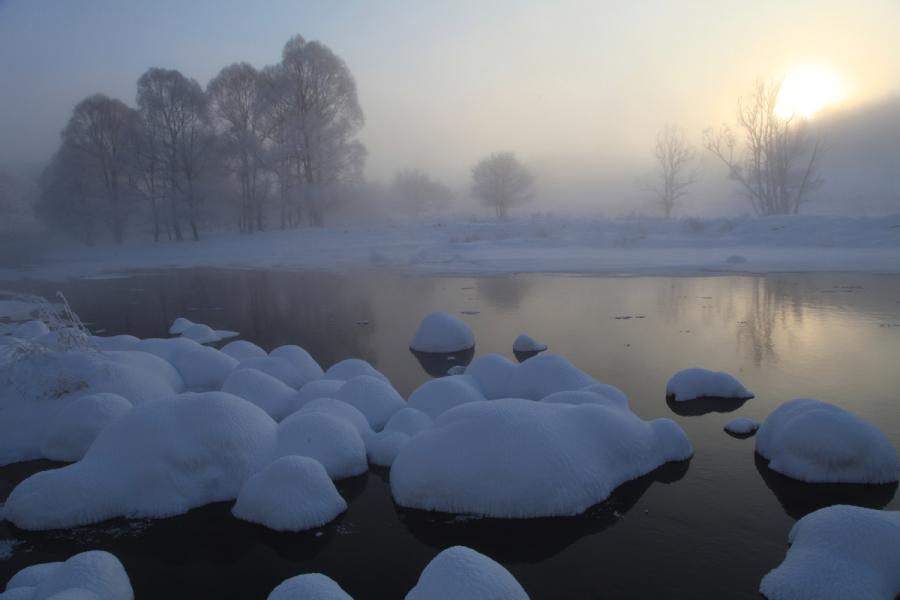 The river called Unfrozen River by the locals in Hinggan League of North China\'s Inner Mongolia autonomous region never freezes even when the temperature reaches minus 15-30 degrees Celsius. (Photo provided to chinadaily.com.cn)