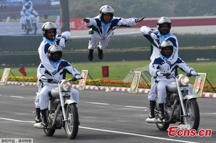 Indian Army\'s Corp of Signals\' Dare Devil team displays their skills during the Army Day parade, at Cariappa Parade Ground on Jan. 15, 2019 in New Delhi, India. The Army Day is celebrated to commemorate the day when Field Marshal M. Cariappa took over as Commander-in-Chief of the Indian Army from General Sir Francis Butcher on Jan. 15, 1949. (Photo/Agencies)