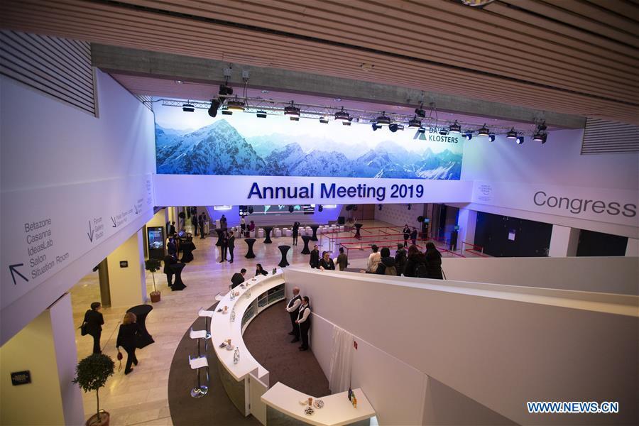 Workers prepare for the upcoming 49th Annual Meeting of the World Economic Forum (WEF) in Davos, Switzerland, Jan. 21, 2019. The WEF Annual Meeting will kick off in Davos on Tuesday. (Xinhua/Xu Jinquan)