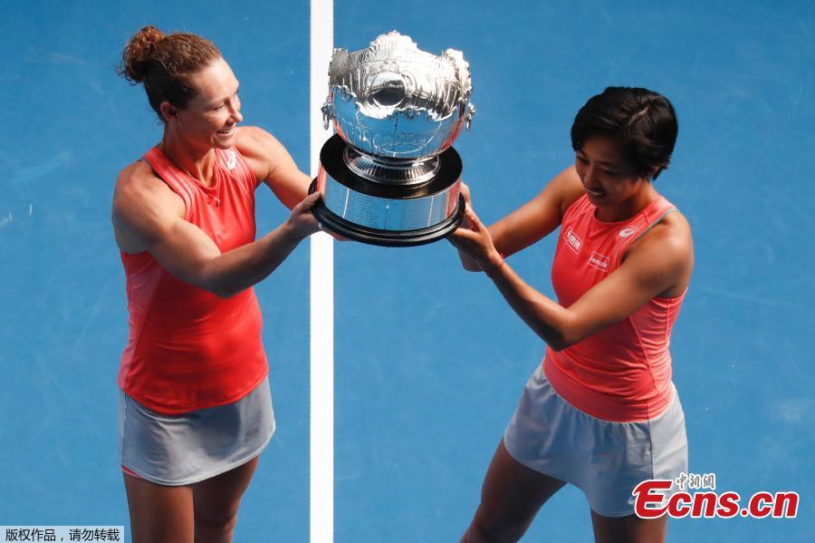China\'s Zhang Shuai and Australia\'s Samantha Stosur hold the trophy after winning the final match of women\'s doubles in Melbourne, Jan. 25, 2019. (Photo/Agencies)

China\'s Zhang Shuai and Australia\'s Samantha Stosur win the final match of women\'s doubles 6-3, 6-4 against Timea Babos of Hungary and Kristina Mladenovic of France during Australian Open 2019 in Melbourne on Friday, Jan. 25.

It was the first time that Zhang played in the final of a grand slam, and the champion title gave her a career-high moment. The last time Chinese tennis players won the Australian Open women\'s doubles title was in 2006 by the duo of Zheng Jie and Yan Zi.