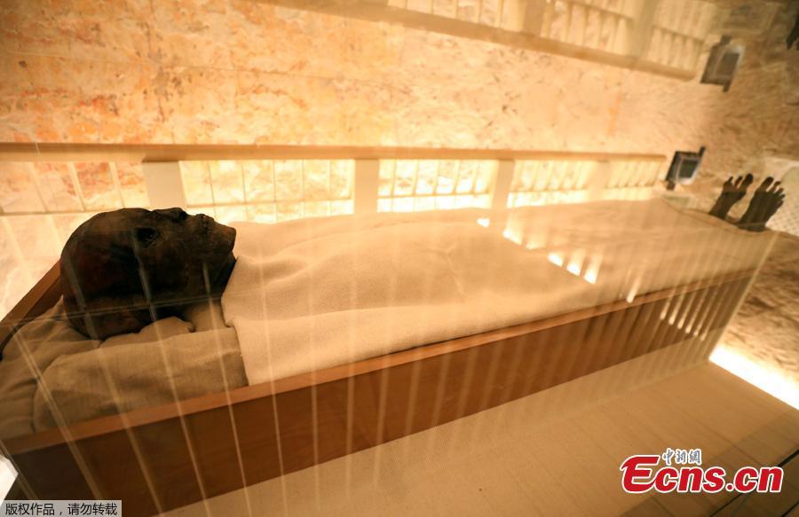 The mummy of boy pharaoh King Tutankhamun is on display in his newly renovated tomb in the Valley of the Kings in Luxor, Egypt January 31, 2019. A century after the tomb of Tutankhamun was discovered, revealing the mummified boy-king buried more than 3,000 years ago, it has re-opened, brighter and safer thanks to painstaking work to repair damage caused by dust, damp and visitors. (Photo/Agencies)
