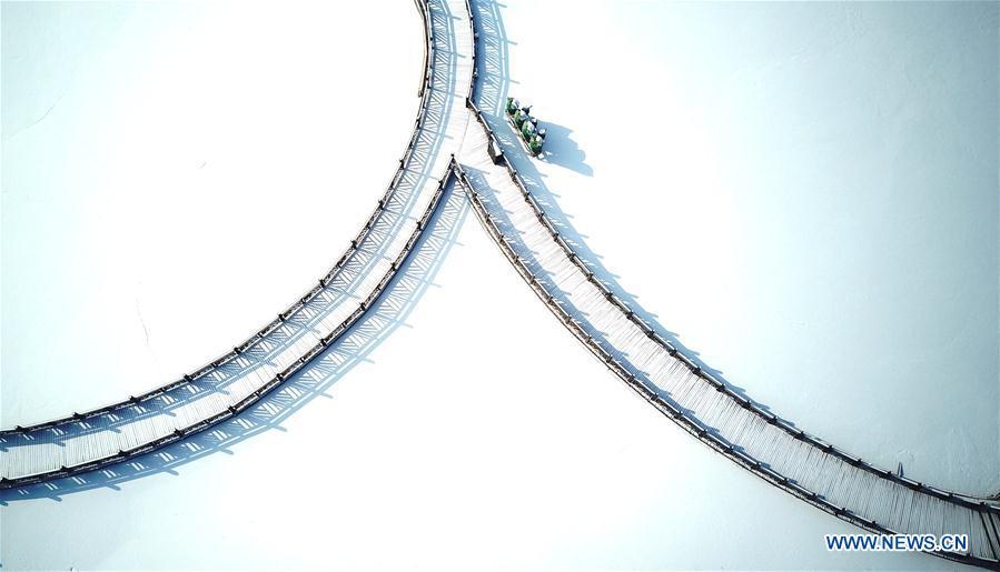 Photo taken on Jan. 31, 2019 shows the snow scenery of Yuehaiwan business district in Yinchuan, capital of northwest China\'s Ningxia Hui Autonomous Region. (Xinhua/Wang Peng)