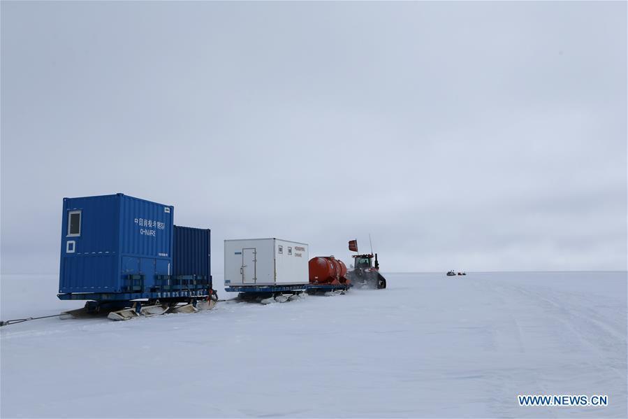 Vehicles of the Kunlun team of China\'s 35th Antarctic expedition run in Antarctica, Jan. 31, 2019. (Xinhua/Liu Shiping)