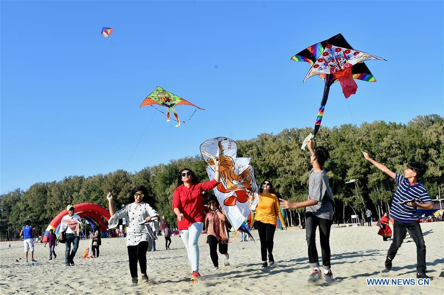 People fly kites during a two-day kite festival kicked off in Cox\'s Bazar in southeastern Bangladesh on Feb. 1, 2019. (Xinhua/Stringer)