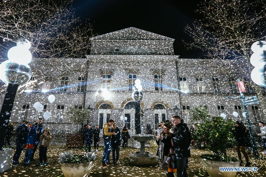 Visitors view an artistic light installation on the Bright Brussels Festival in Brussels, capital of Belgium, Feb. 14, 2019. Featuring a dozen of light installations, Bright Brussels Festival is held from Feb. 14 to Feb. 17, aiming to present the magic of light to the public. (Xinhua/Zhang Cheng)
