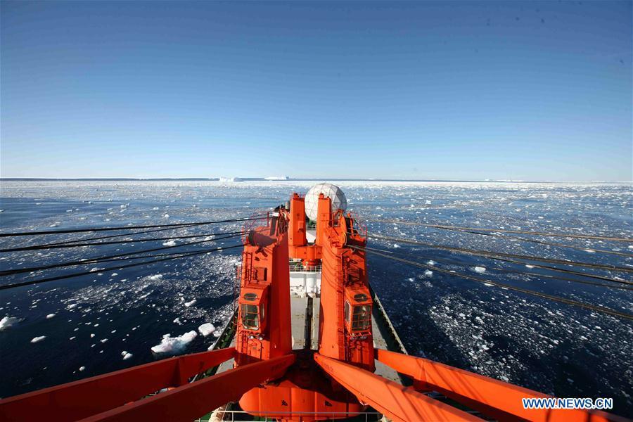 China\'s research icebreaker Xuelong sails in waters near the West Ice Shelf in Antarctica, on Feb. 15, 2019. China\'s research icebreaker Xuelong, with 126 crew members aboard on the 35th Antarctic research mission, on Thursday local time left the Zhongshan Station on its way back to China. It is expected to arrive in Shanghai in mid-March. (Xinhua/Liu Shiping)