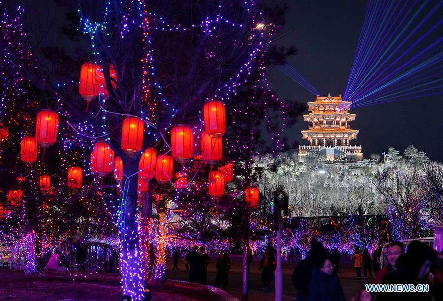 People visit a lantern fair in the Nanhu Park in Tangshan, north China\'s Hebei Province, Feb. 15, 2019. (Xinhua/Yang Shiyao)