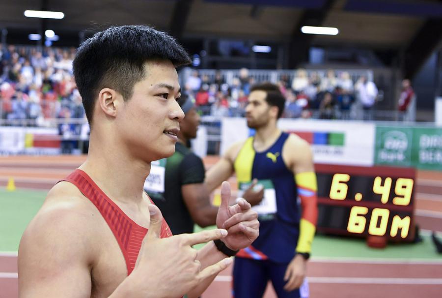 China\'s sprinter Su Bingtian wins men\'s 60 meters title with a season second-best of 6.49 seconds at the IAAF World Indoor Tour meeting in Dusseldorf, Germany, on Feb. 21, 2019. Su, Asia\'s 100m and 60m record holder, clocked his season best of 6.47 seconds in Birmingham, Britain, on Saturday after a season-opening win four days before in Athlone, Ireland. (Photo/Xinhua)