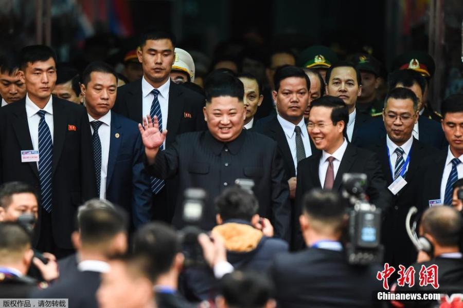 DPRK\'s top leader Kim Jong-un waves as he arrives at the Dong Dang railway station, Vietnam, at the border with China, Feb. 26, 2019. (Photo/Agencies)